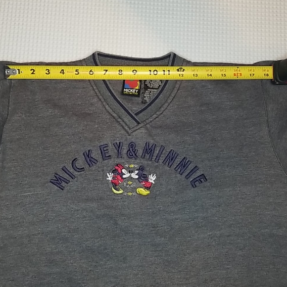 Vintage Embroidered Mickey Mouse Sweater - Picture 5 of 7